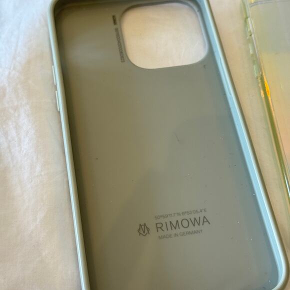 Rimowa iPhone 14 Pro Max Case Bundle (2) Iridescent + Silver Aluminum Covers - Picture 5 of 7